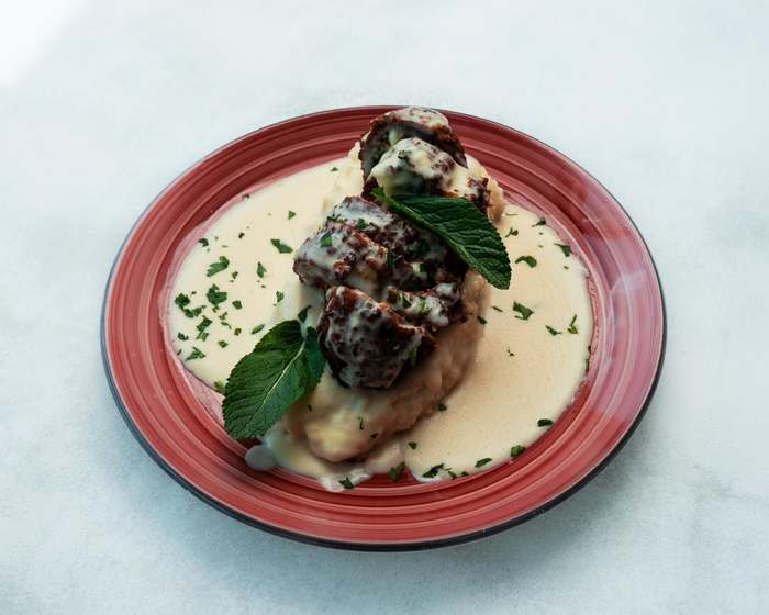Plated mains catering package
