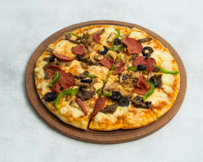 Pizza and shareables catering package
