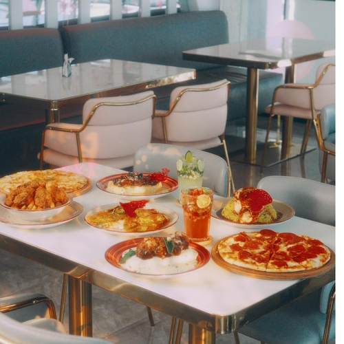 Pizza and fried chicken at LVER Bulbula