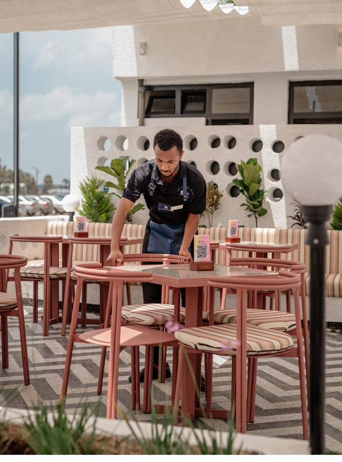 La Vie En Rose staff preparing a table